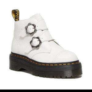 Brand New DR MARTENS DEVON  QUAD FLOWER BOOTS- WHITE SZ 10